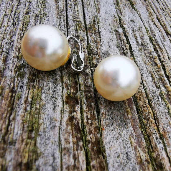 Large Faux Pearl Clip On Earrings - Picture 5 of 7